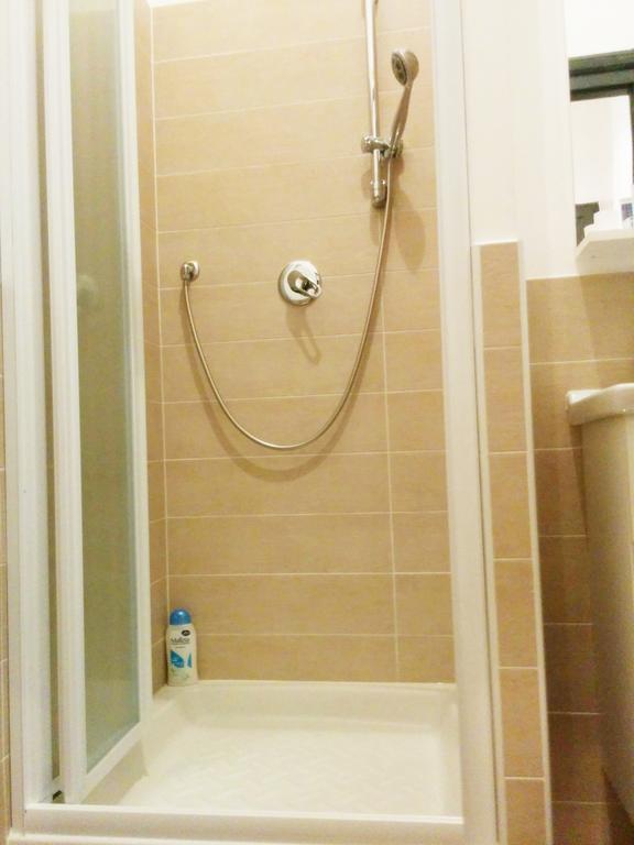 Ad Hoc Guest House Rome Room photo